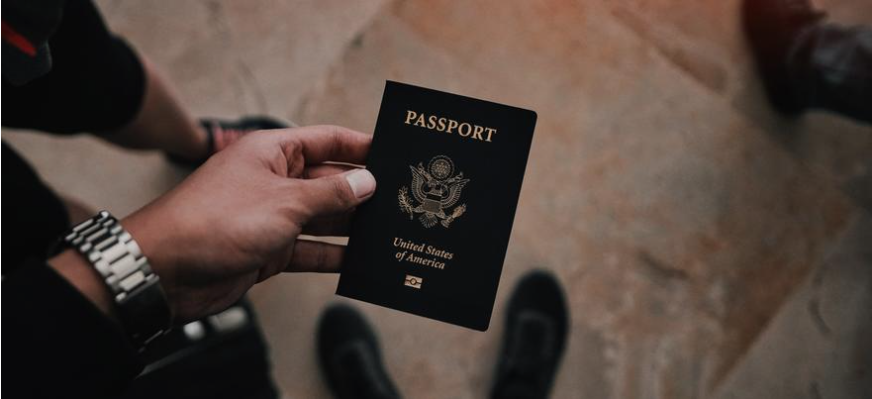 Person holding a U.S. Passport
